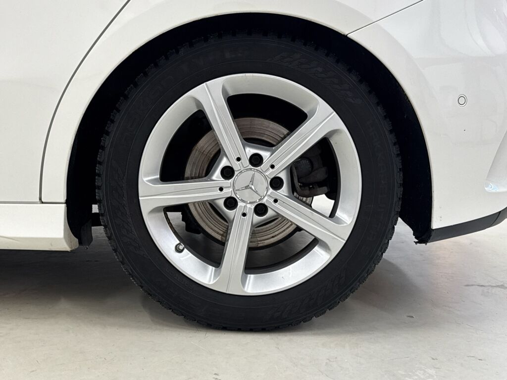 Mercedes-Benz A 2018 Valkoinen