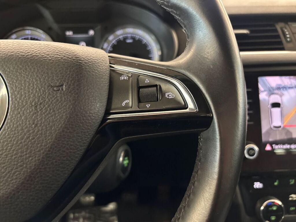 Skoda Octavia 2018 Ruskea (beige)