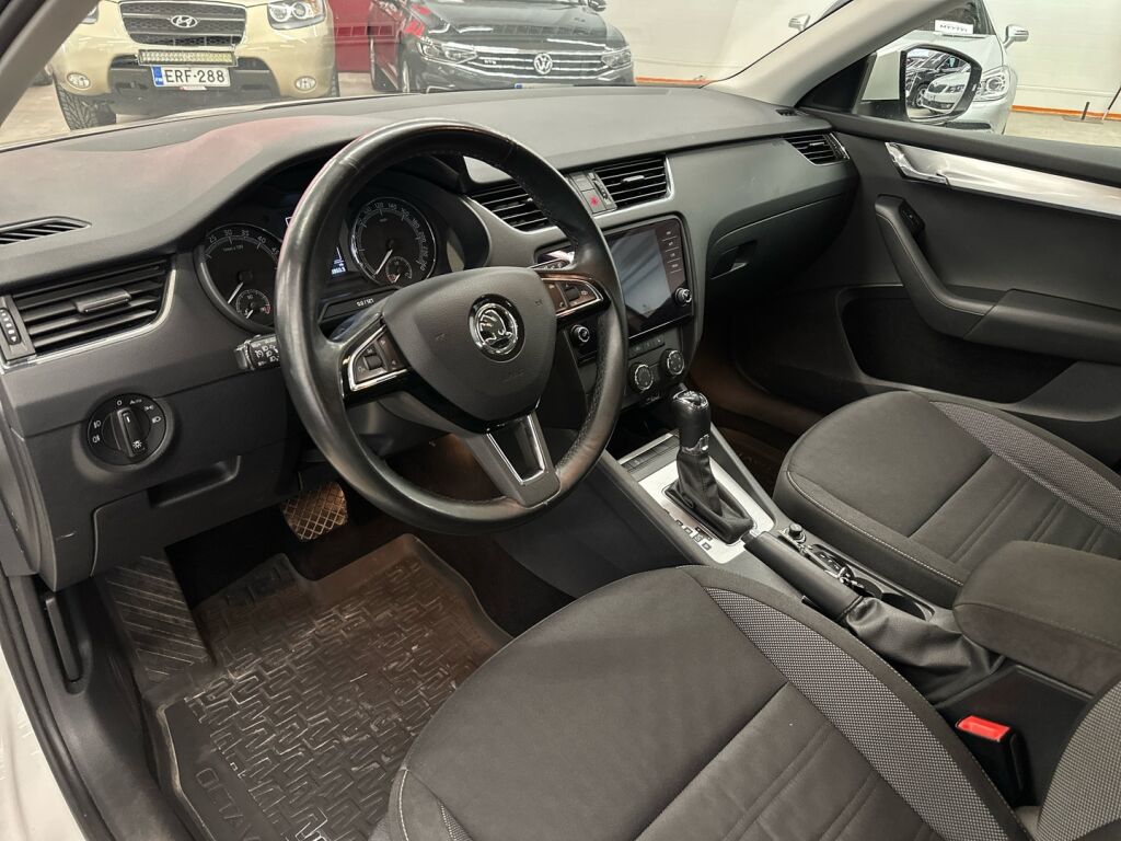 Skoda Octavia 2018 Valkoinen