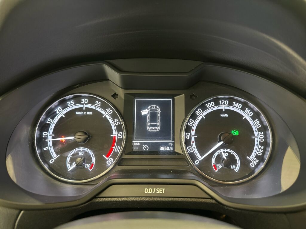 Skoda Octavia 2018 Valkoinen