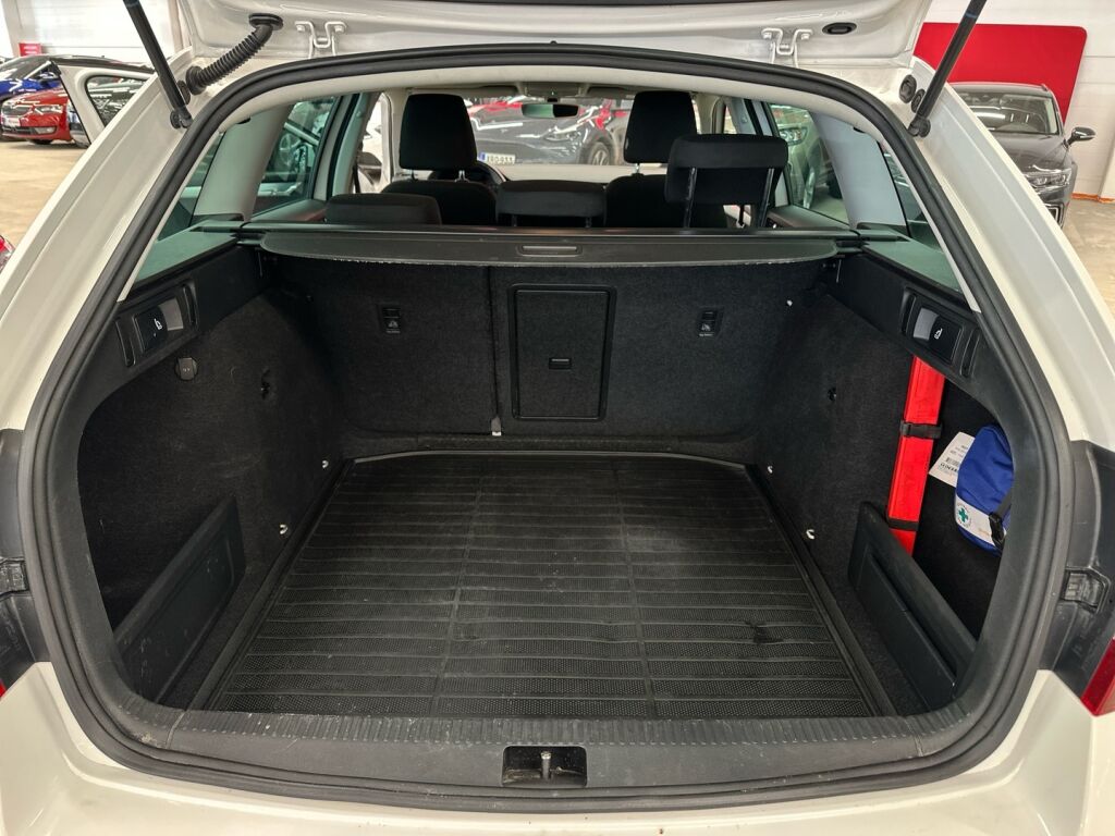 Skoda Octavia 2018 Valkoinen