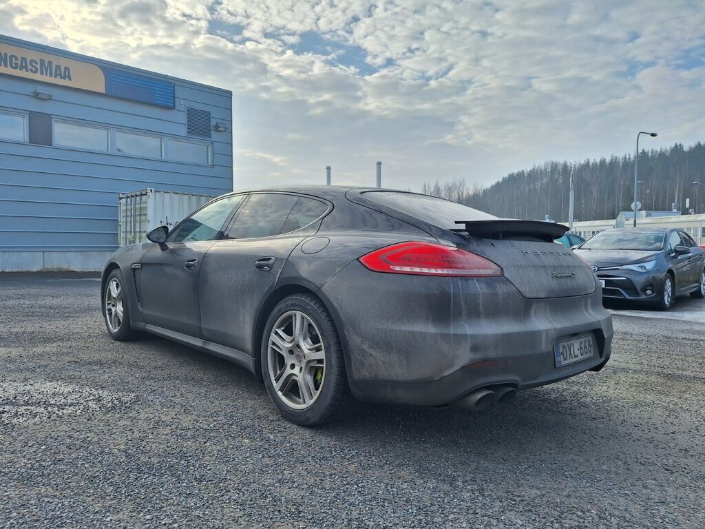 Porsche Panamera 2014 Musta