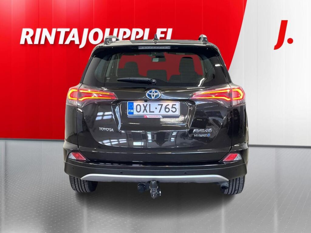 Toyota RAV4 2018 Ruskea (beige)