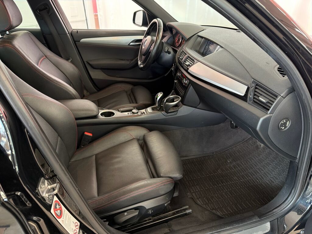 BMW X1 2015 Musta
