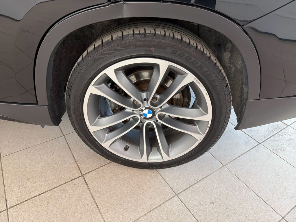 BMW X1 2015 Musta