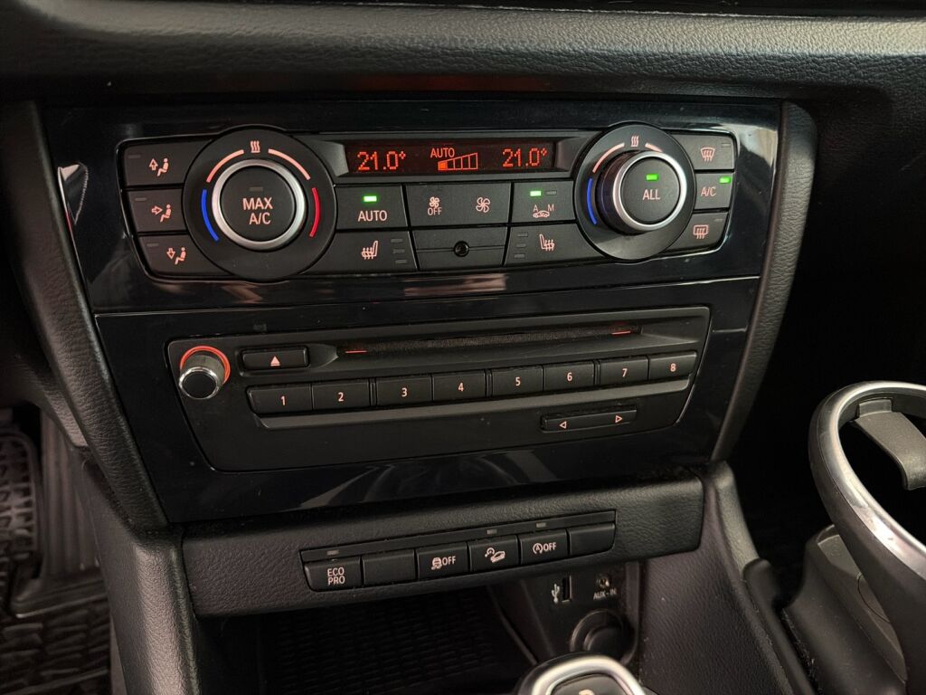 BMW X1 2015 Musta