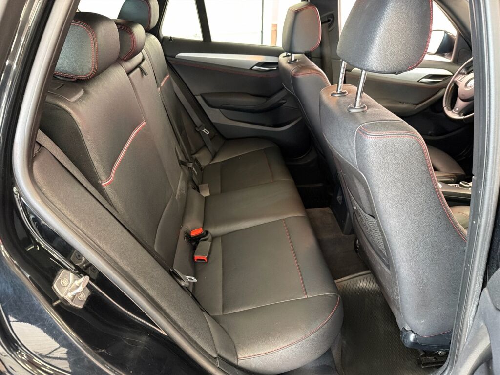 BMW X1 2015 Musta