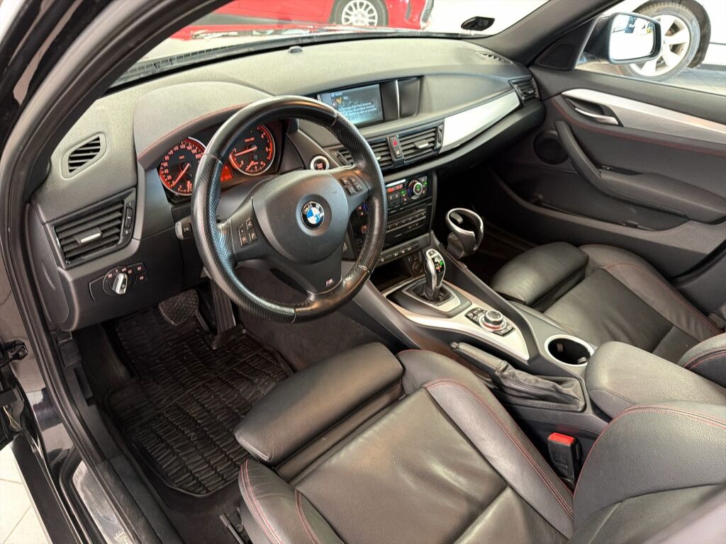 BMW X1 2015 Musta
