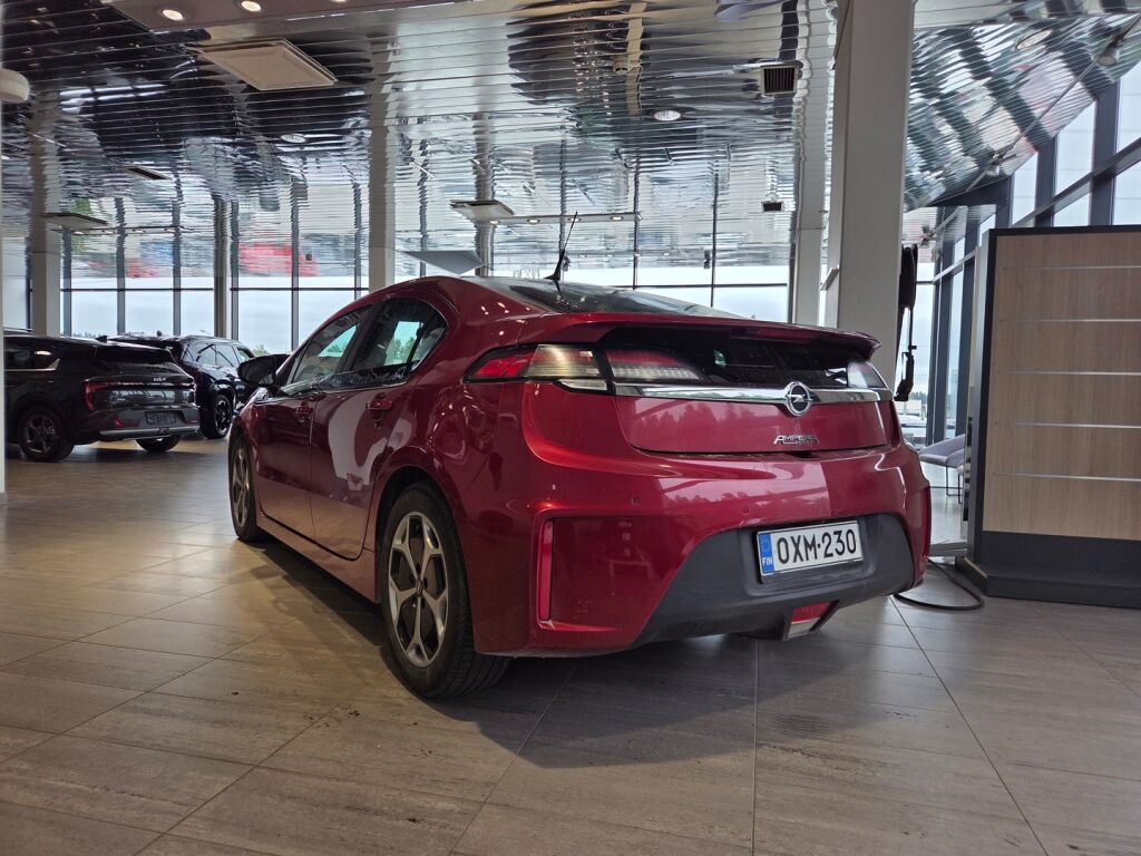 Opel Ampera 2013 Punainen