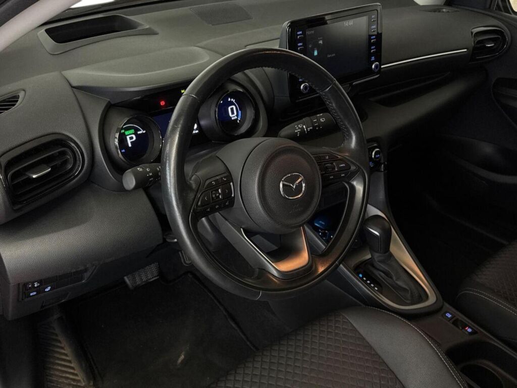 Mazda 2 2022 Punainen