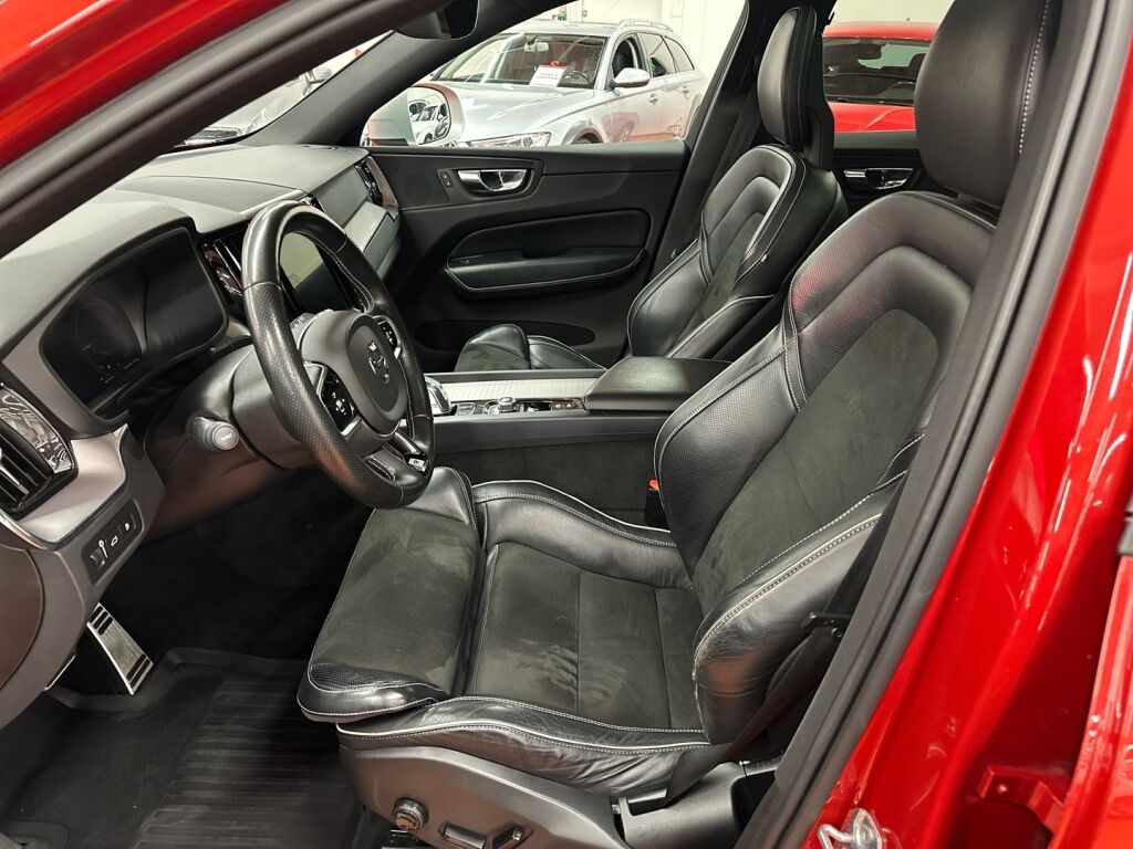 Volvo XC60 2018 Punainen