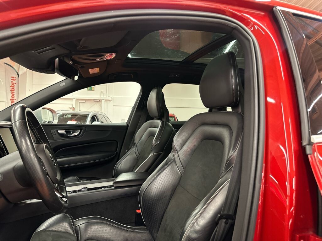 Volvo XC60 2018 Punainen