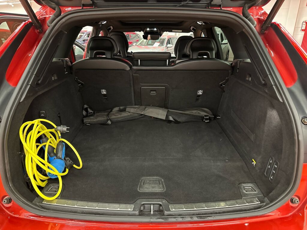 Volvo XC60 2018 Punainen