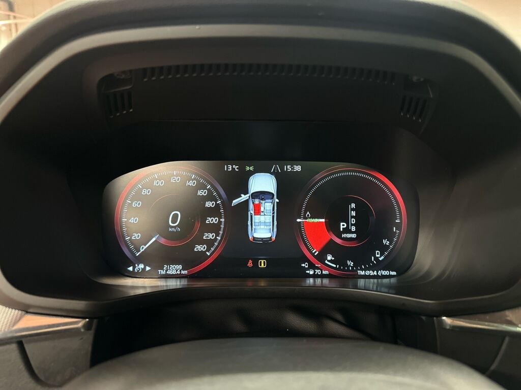 Volvo XC60 2018 Punainen