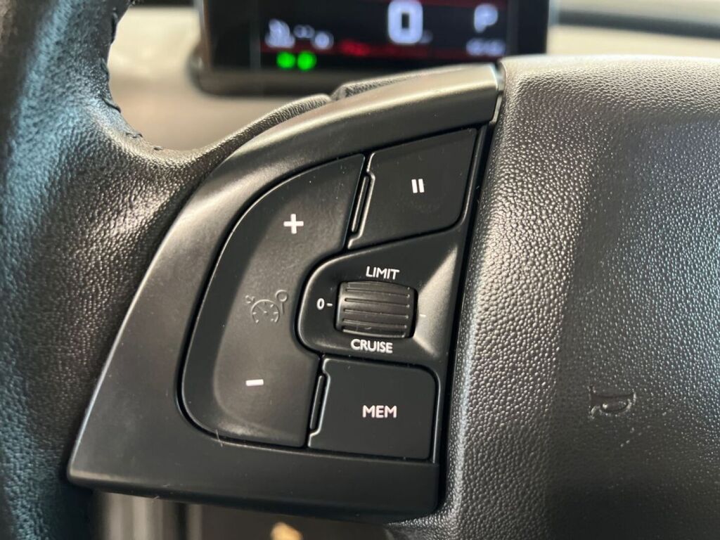 Citroen C4 Cactus 2019 Musta
