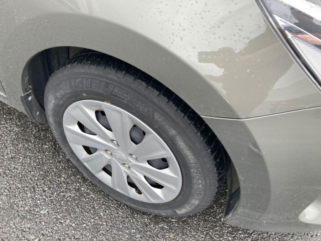 Kia Rio 2019 Metallinhohto Vihreä