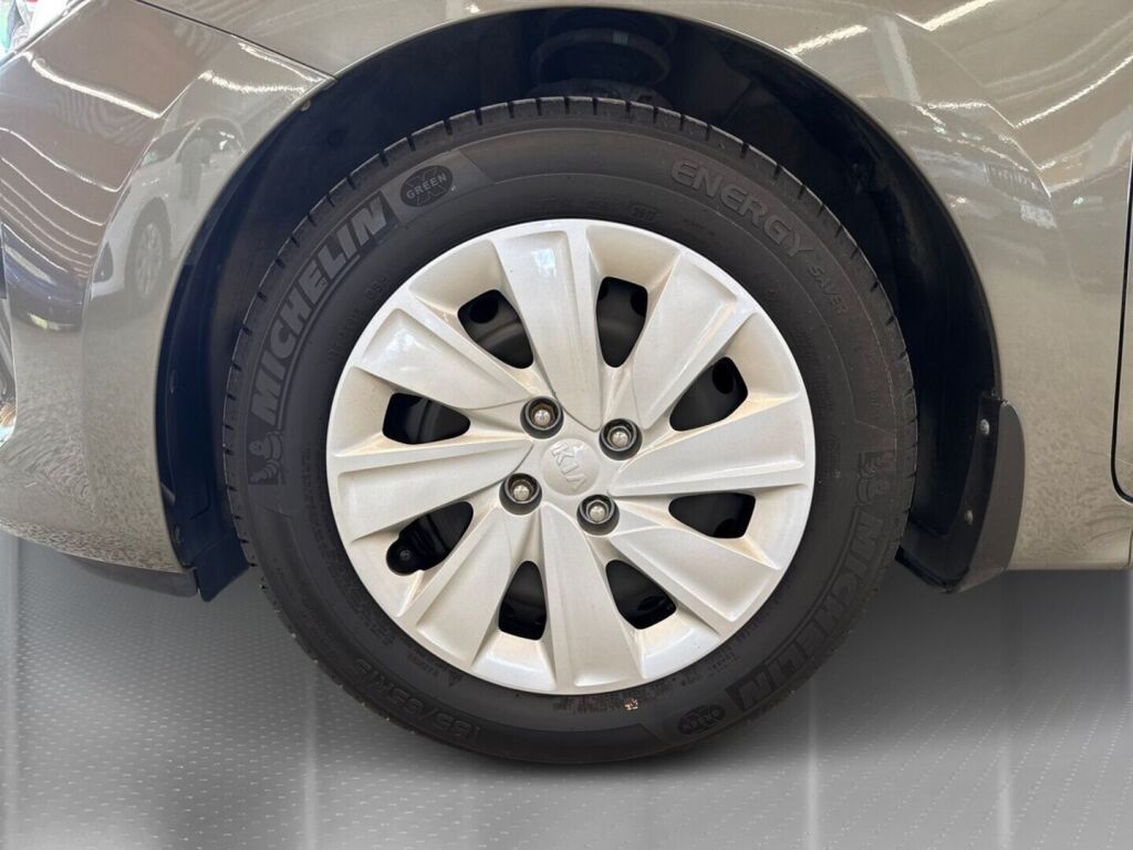 Kia Rio 2019 Metallinhohto Vihreä