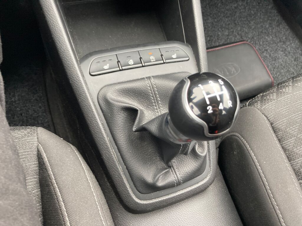 Kia Rio 2019 Metallinhohto Vihreä