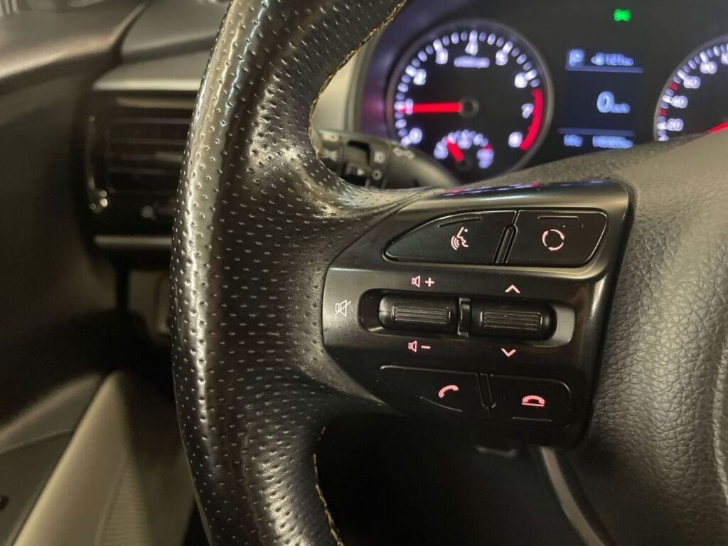 Kia Stonic 2018 Harmaa