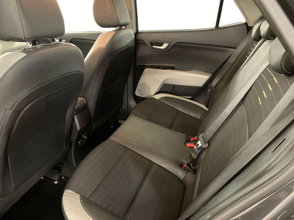 Kia Stonic 2018 Harmaa