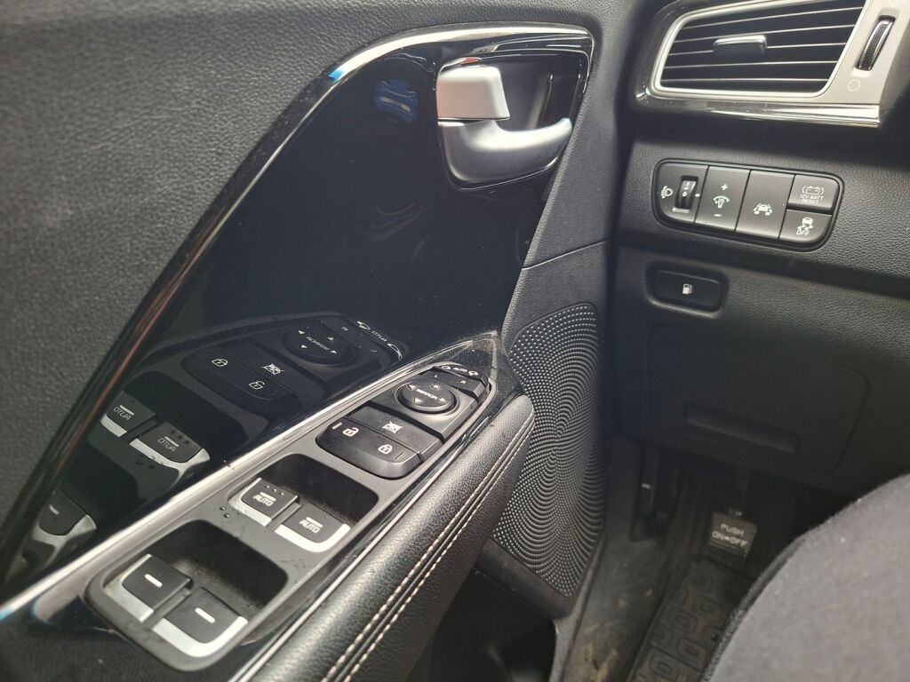 Kia Niro 2019 Ruskea (beige)