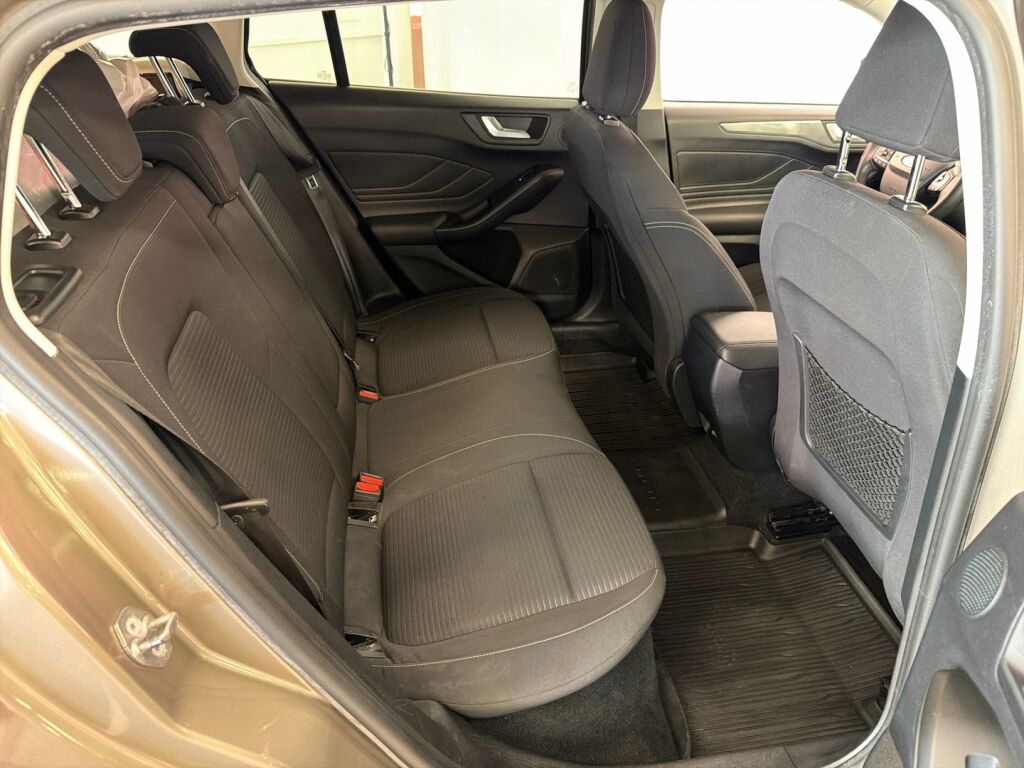 Ford Focus 2019 Harmaa