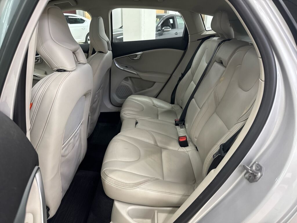 Volvo V40 2014 Hopea