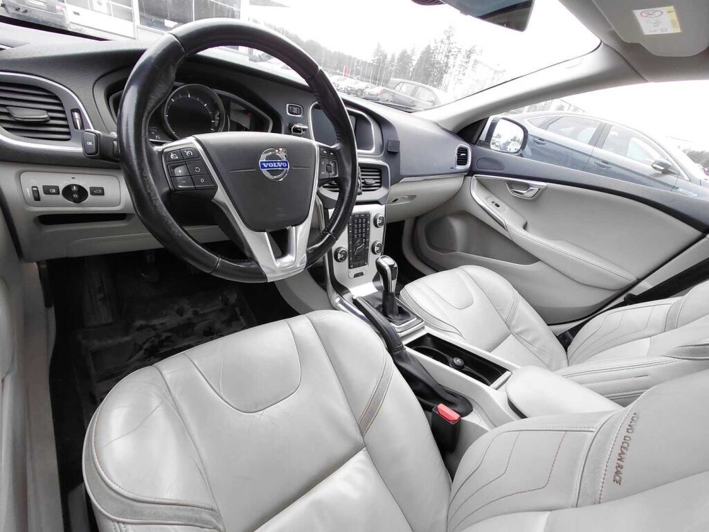 Volvo V40 2014 Hopea