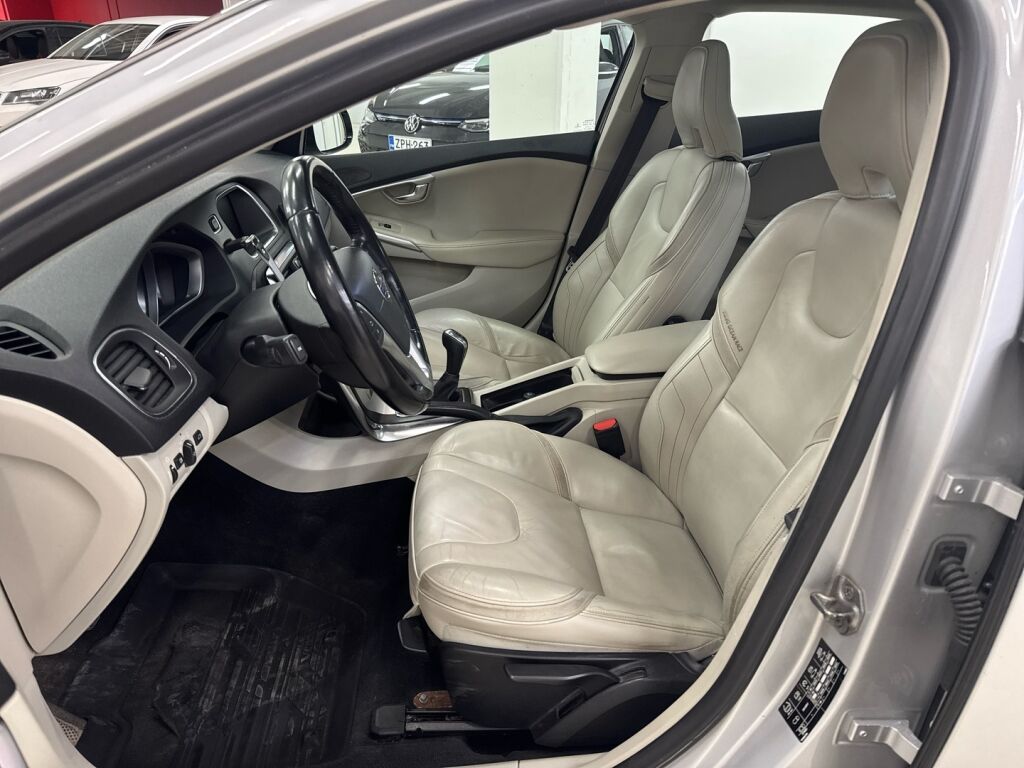 Volvo V40 2014 Hopea