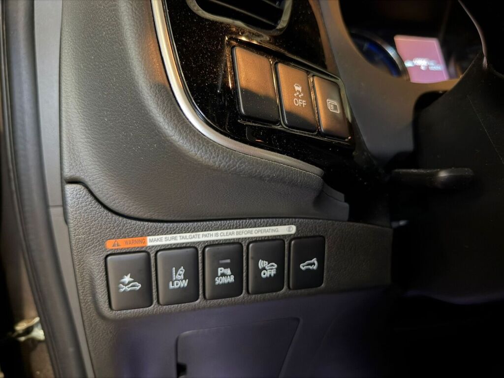 Mitsubishi Outlander PHEV 2019 Ruskea (beige)