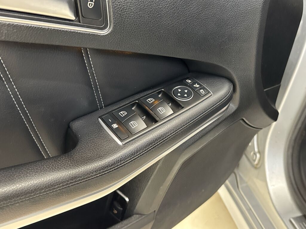 Mercedes-Benz E 2015 Harmaa