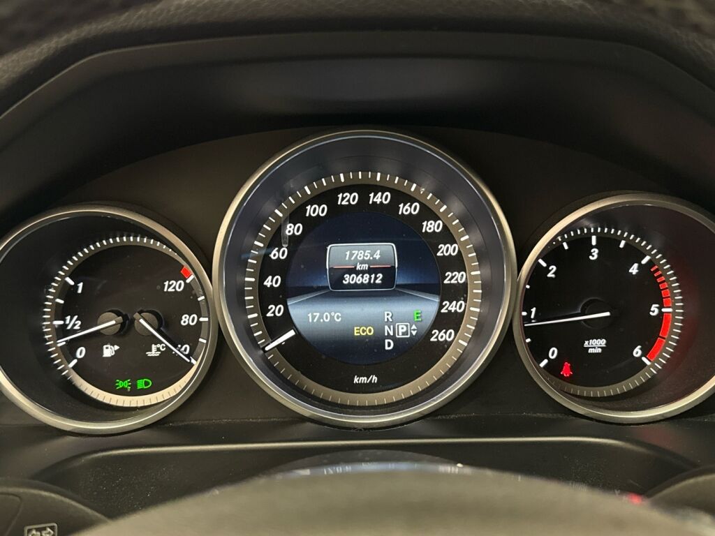 Mercedes-Benz E 2015 Harmaa