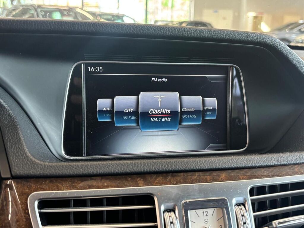 Mercedes-Benz E 2015 Harmaa