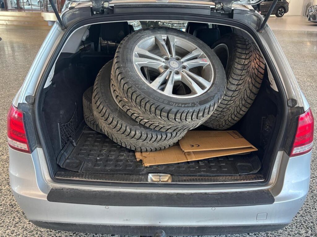 Mercedes-Benz E 2015 Harmaa