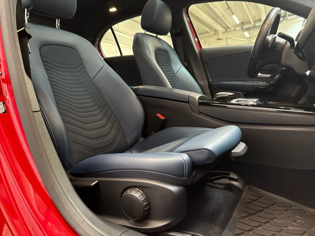 Mercedes-Benz A 2018 Punainen