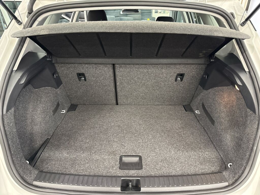 Seat Arona 2018 Valkoinen