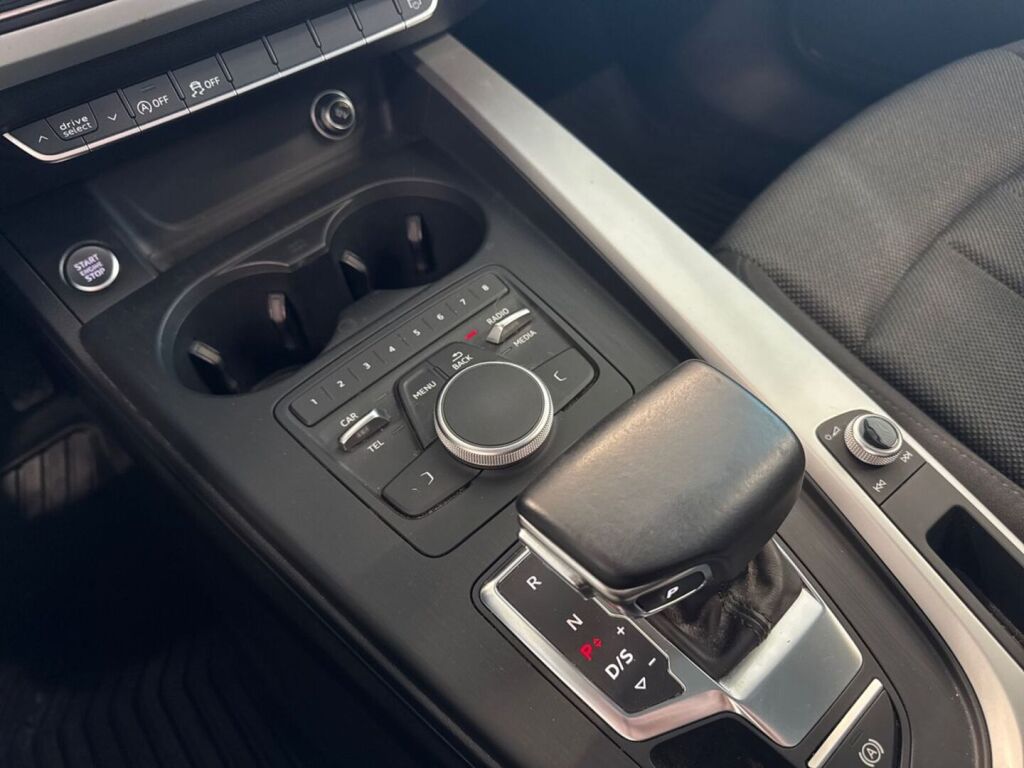 Audi A4 2017 Harmaa