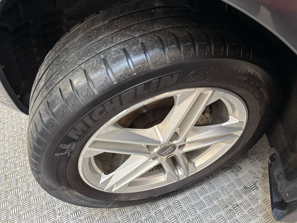 Audi Q5 2019 Harmaa