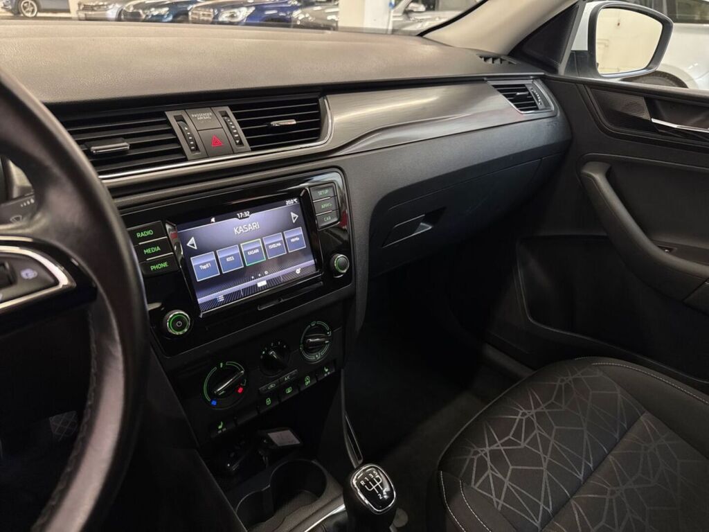 Skoda Rapid 2019 Valkoinen