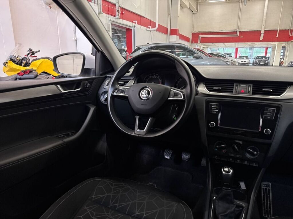 Skoda Rapid 2019 Valkoinen
