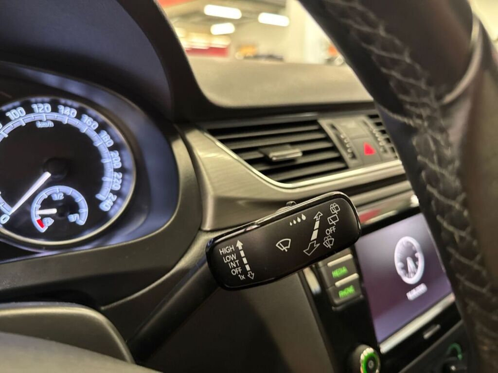 Skoda Rapid 2019 Valkoinen