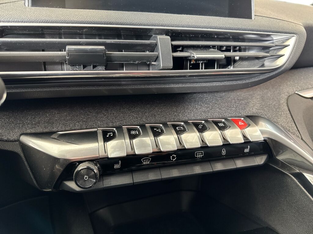 Peugeot 3008 2019 Musta