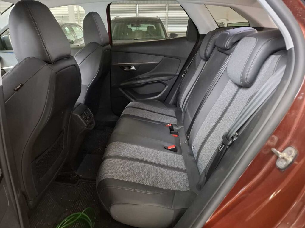 Peugeot 3008 2019 Musta