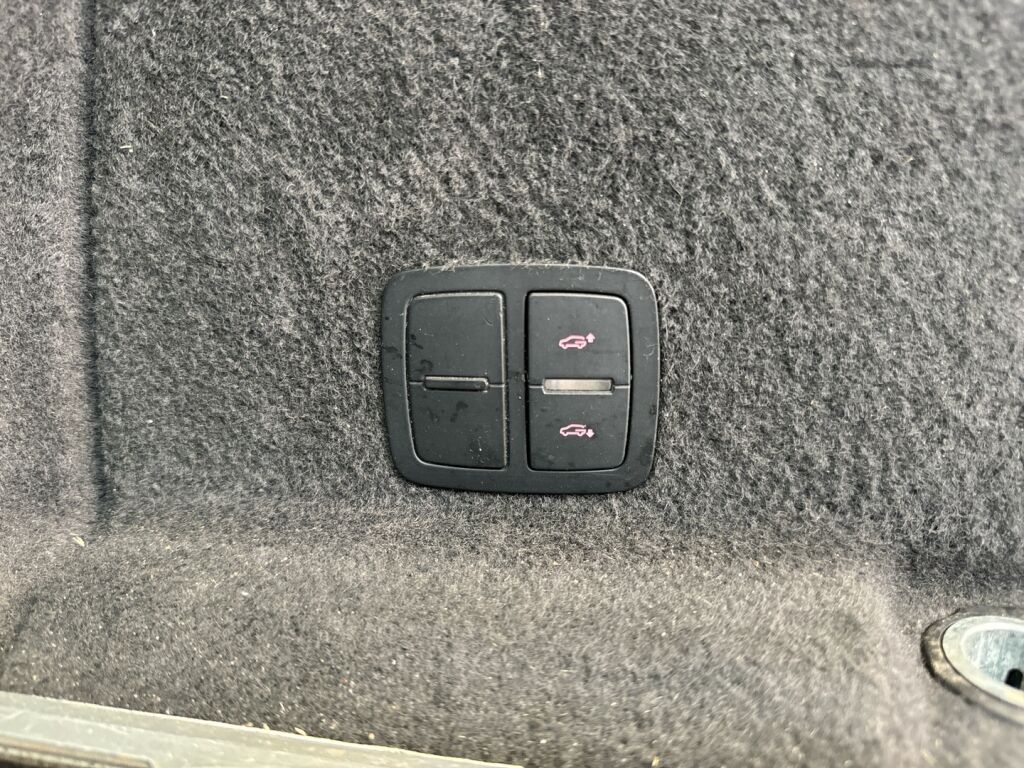 Audi Q7 2011 Sininen