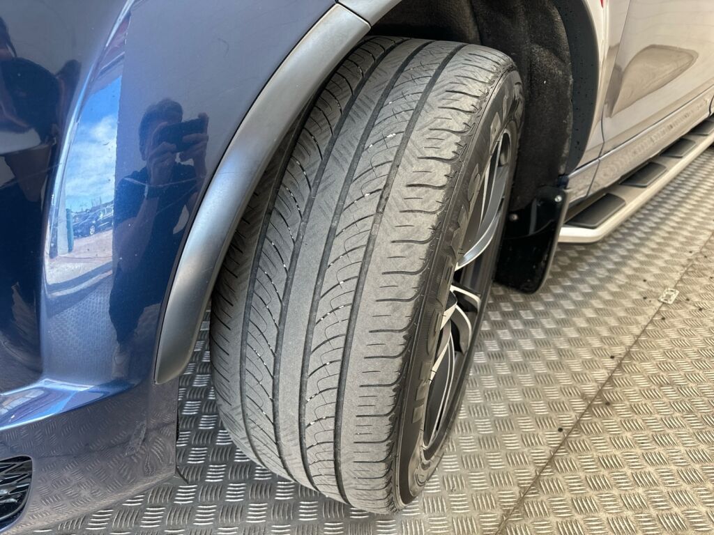 Audi Q7 2011 Sininen