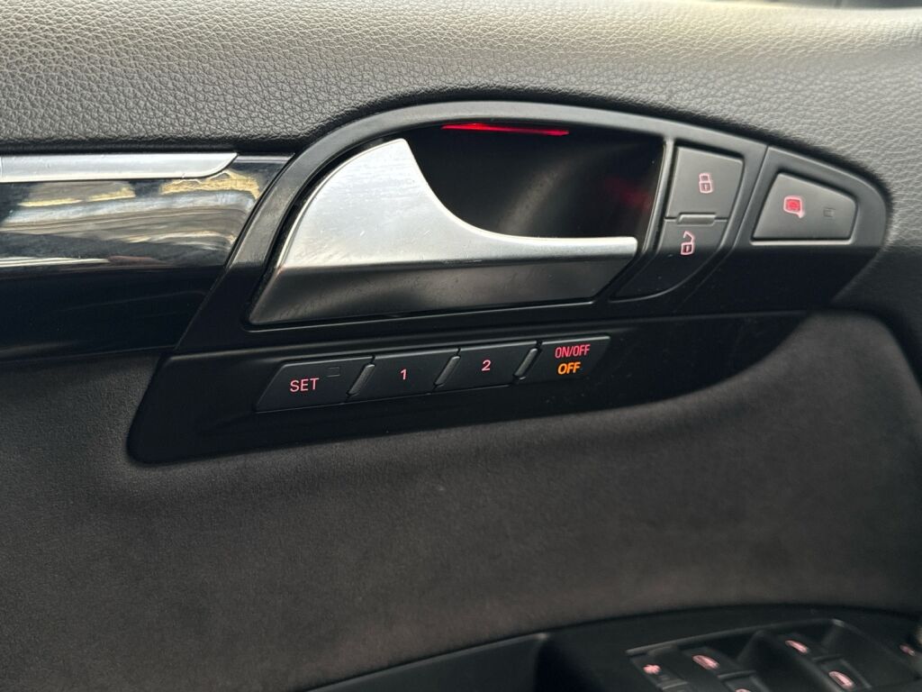 Audi Q7 2011 Sininen