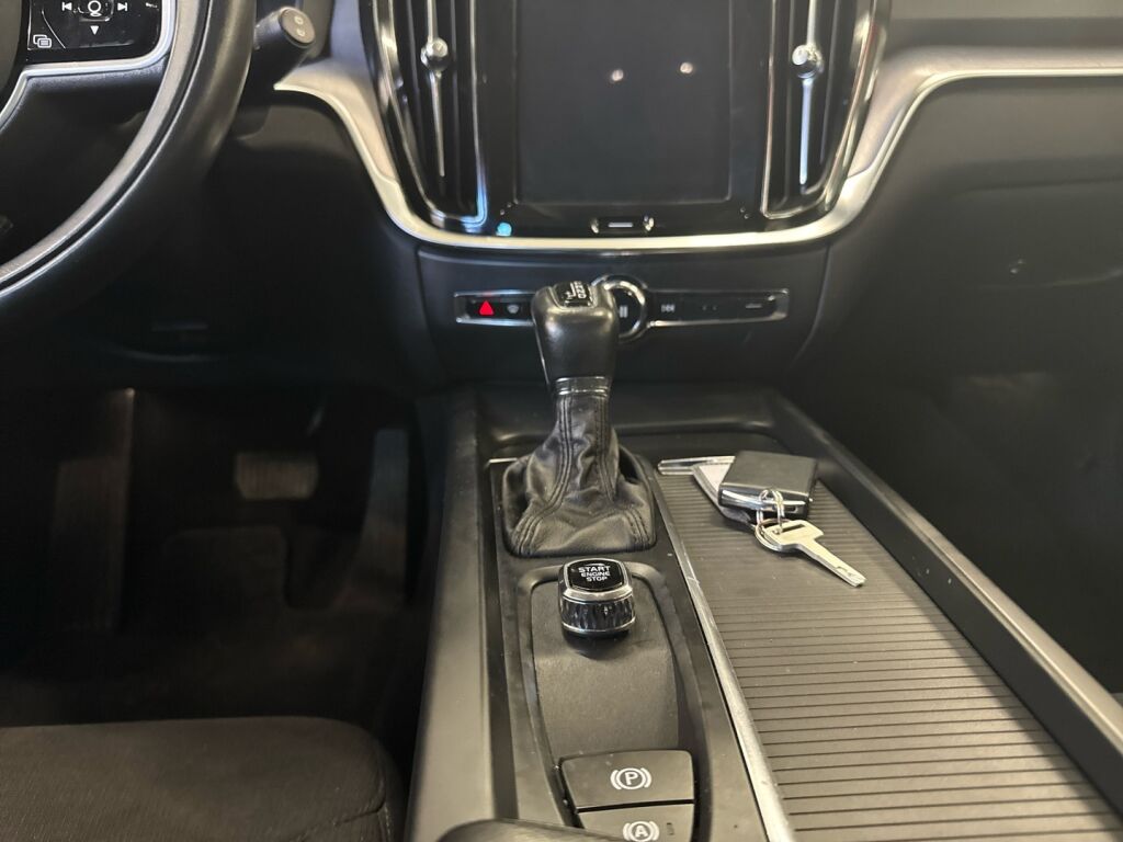 Volvo V60 2018 Valkoinen