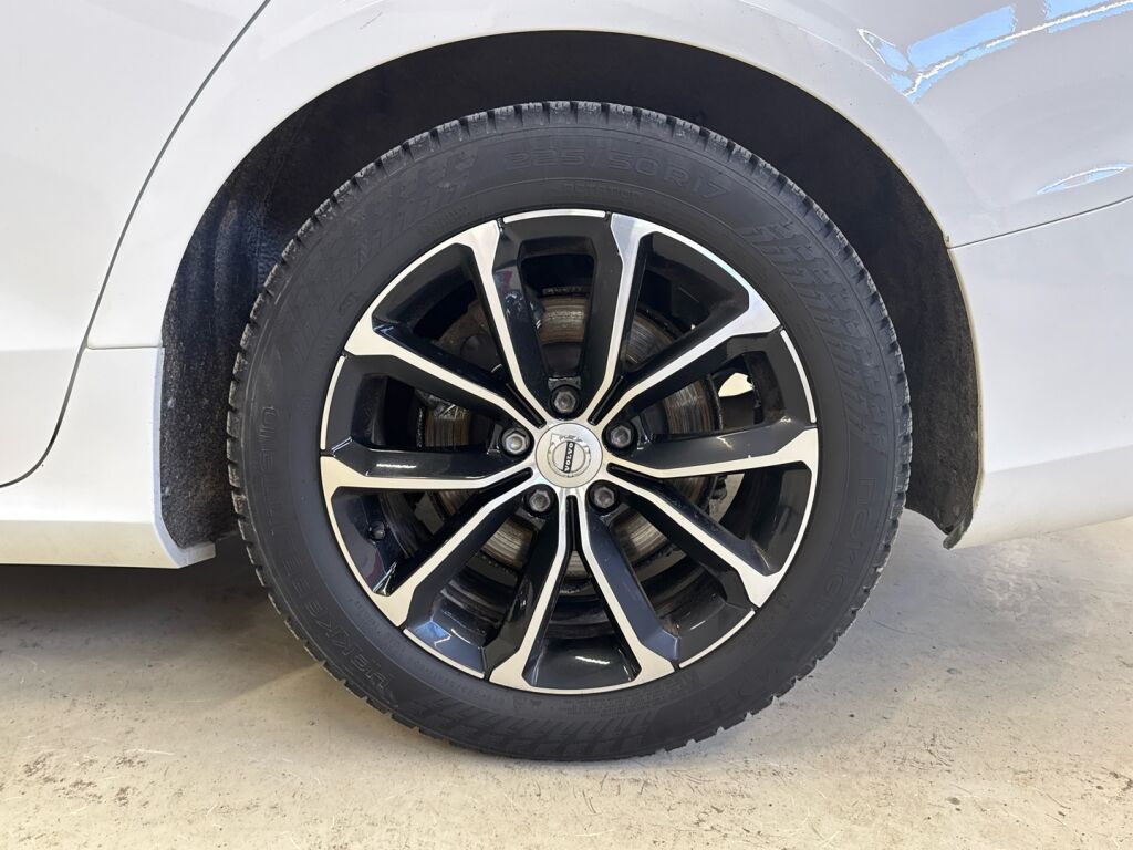 Volvo V60 2018 Valkoinen