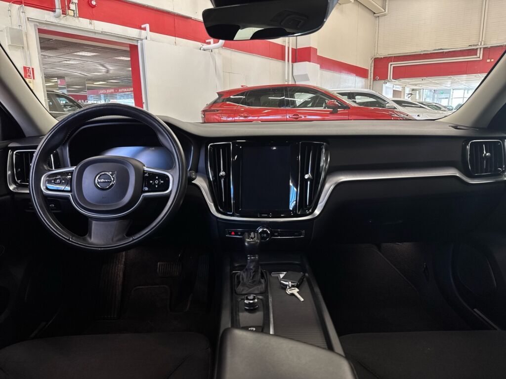 Volvo V60 2018 Valkoinen