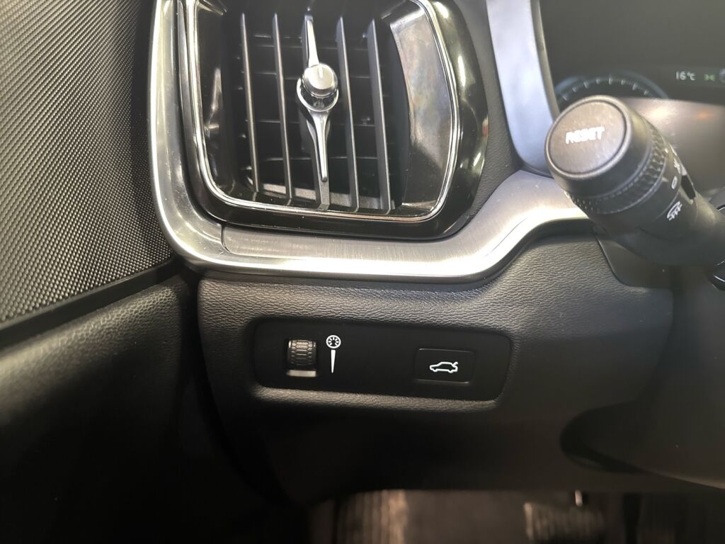 Volvo V60 2018 Valkoinen